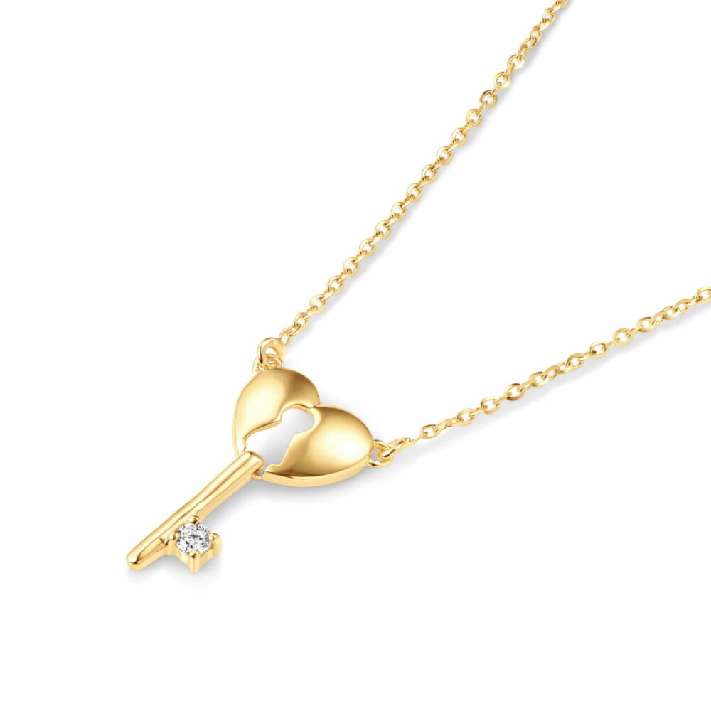 สร้อยคอทอง 18K จี้กุญแจหัวใจประดับเพชร Duang Kaew Key Diamond Necklace